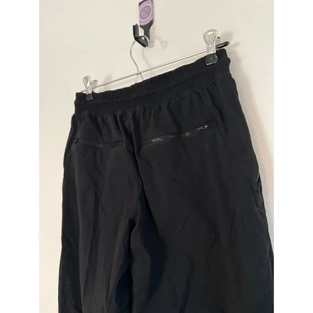 Athleta Trekkie Straight Crop Pant in BLACK Size 4